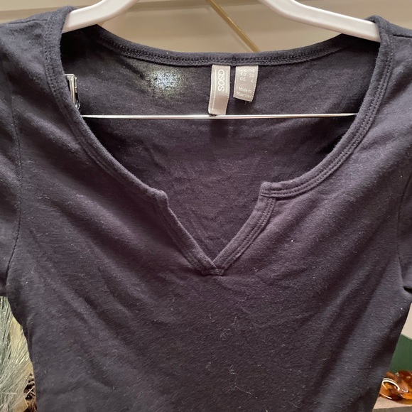 NEW Cropped Tee🖤 - Picture 2 of 7